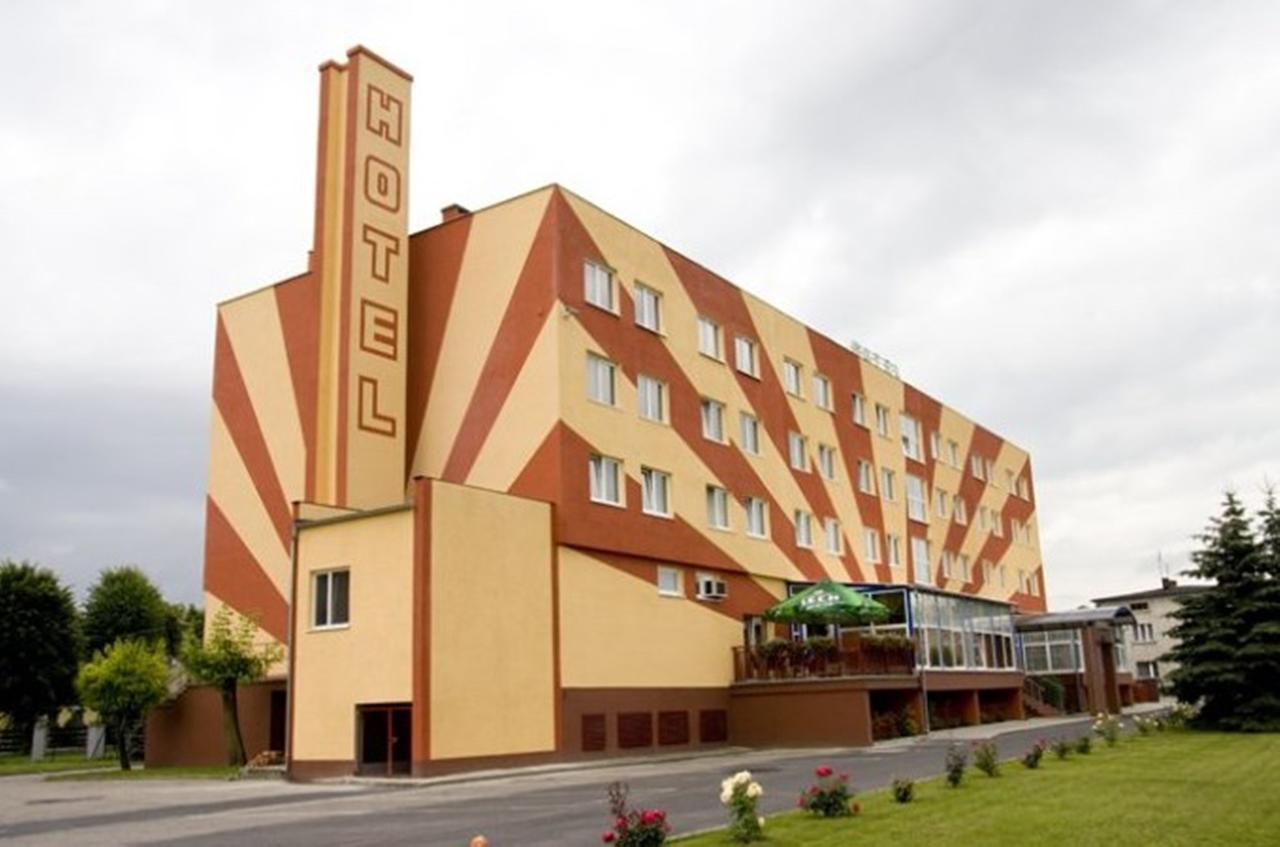 Hotel Restauracja Cukropol Gostyń Esterno foto